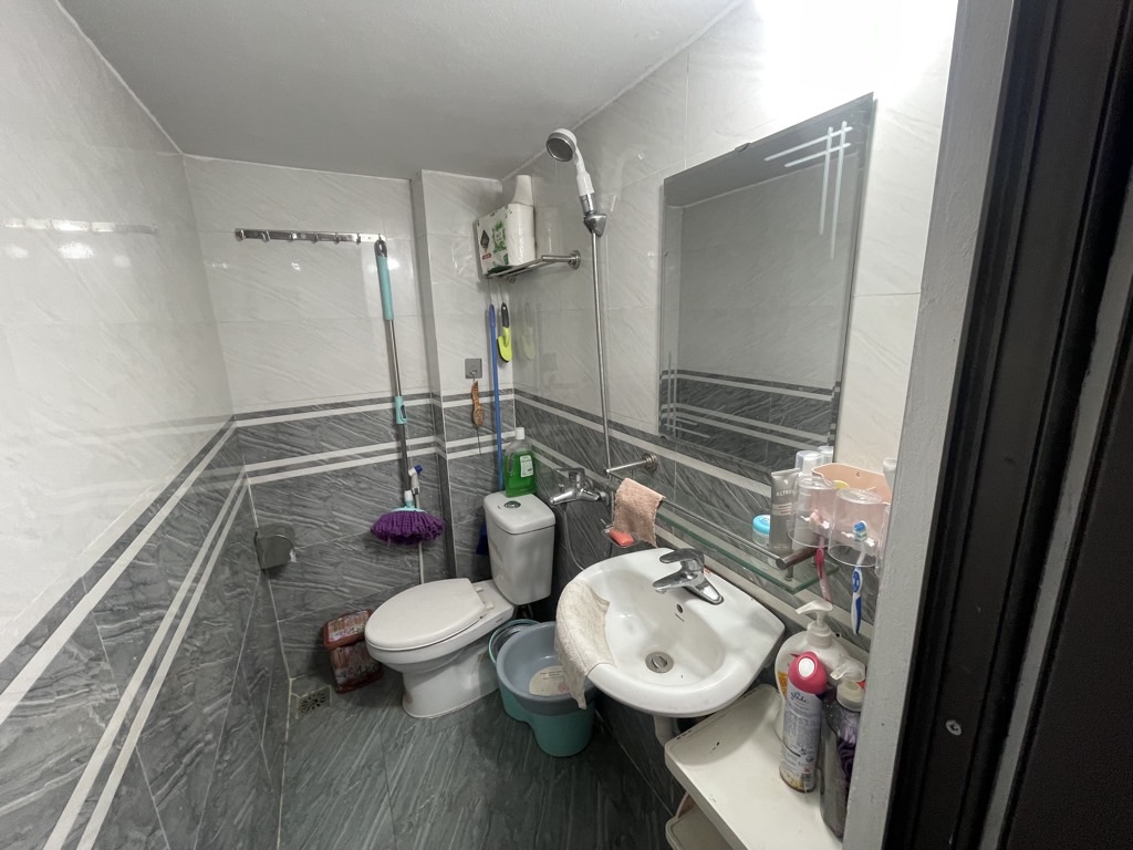 Bán nhà Nguyễn Xiển - diện tích 27.5m2 2 tầng - Nhà đẹp hiếm có - giá 2,1 tỷ