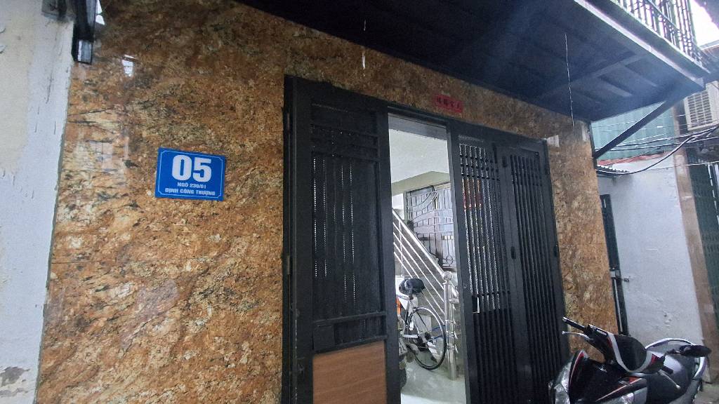 Bán nhà Định Công Thượng - diện tích 32m2 3 tầng - Lô góc 2 thoáng - giá 3,3 tỷ