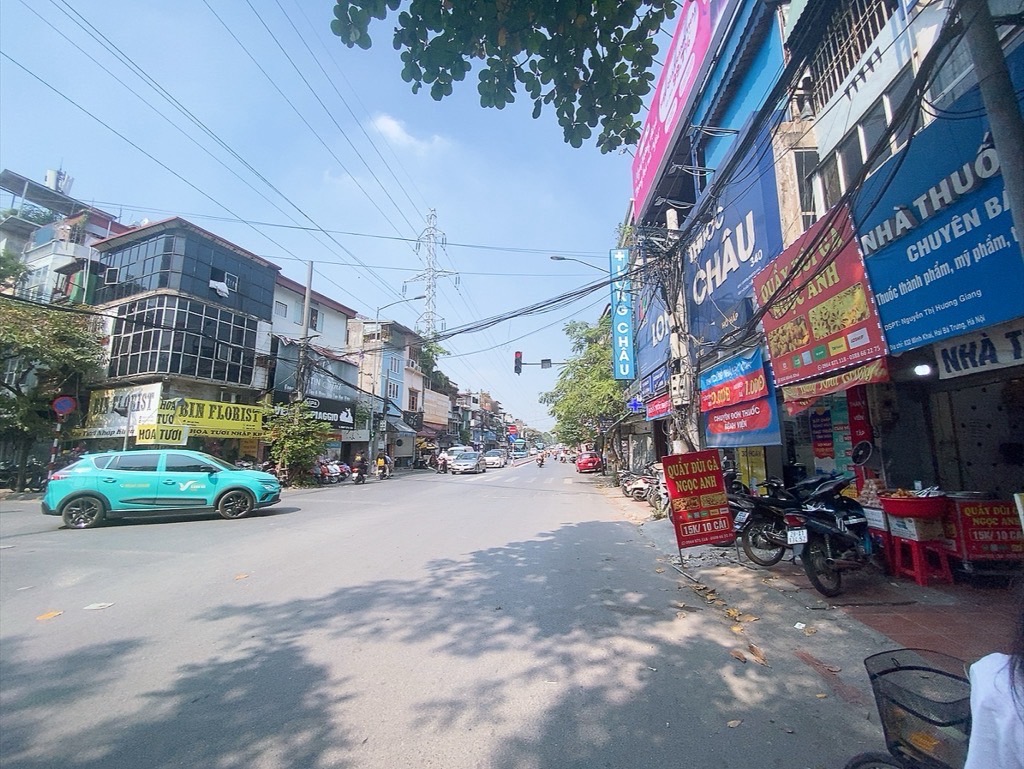 Bán nhà Minh Khai - diện tích 31m2 3 tầng - Mặt phố kinh doanh siêu khủng - giá 8 tỷ