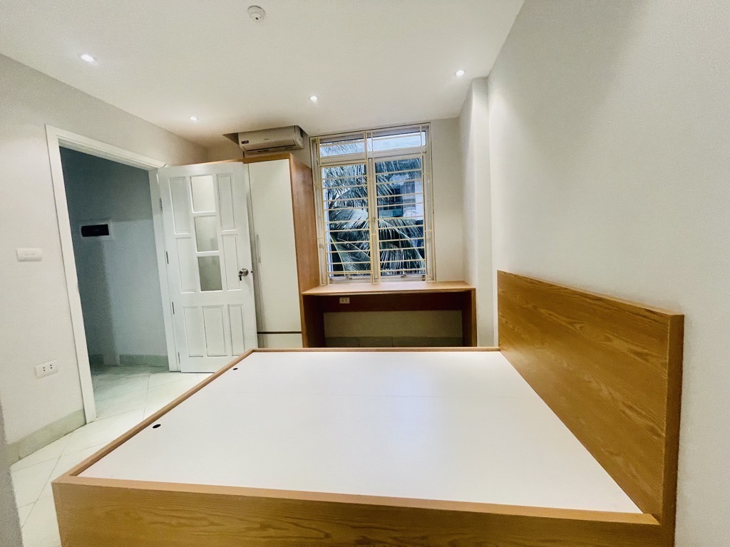 Bán nhà Minh Khai - diện tích 43m2 5 tầng - 7 phòng khép kín full nội thất - giá 9 tỷ