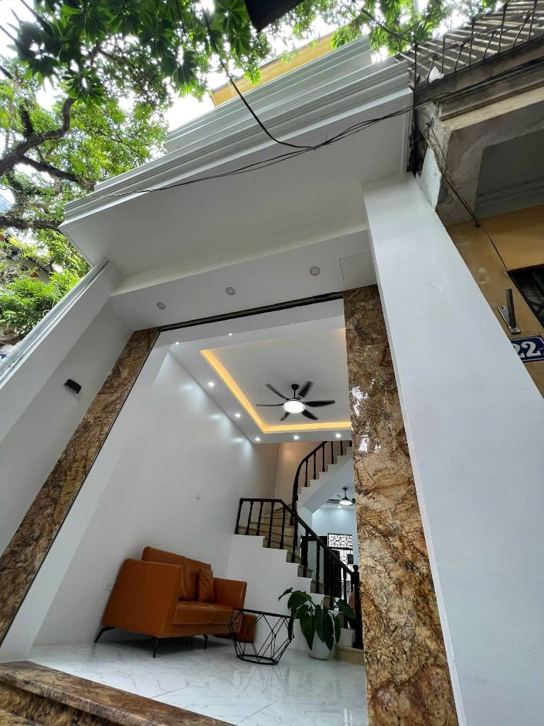 Bán nhà Hồng Mai - diện tích 52.3m2 3 tầng - Ô tô đỗ cách nhà 30m - giá 19,8 tỷ