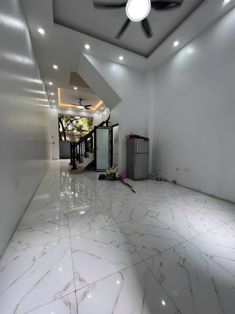 Bán nhà Hồng Mai - diện tích 52.3m2 3 tầng - Ô tô đỗ cách nhà 30m - giá 19,8 tỷ