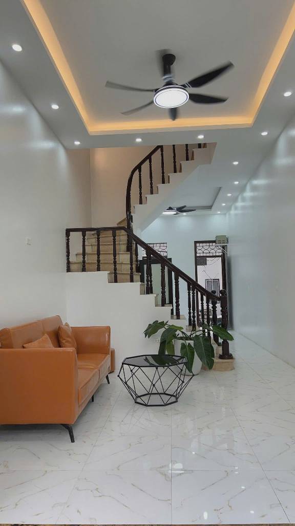 Bán nhà Hồng Mai - diện tích 52.3m2 3 tầng - Ô tô đỗ cách nhà 30m - giá 19,8 tỷ