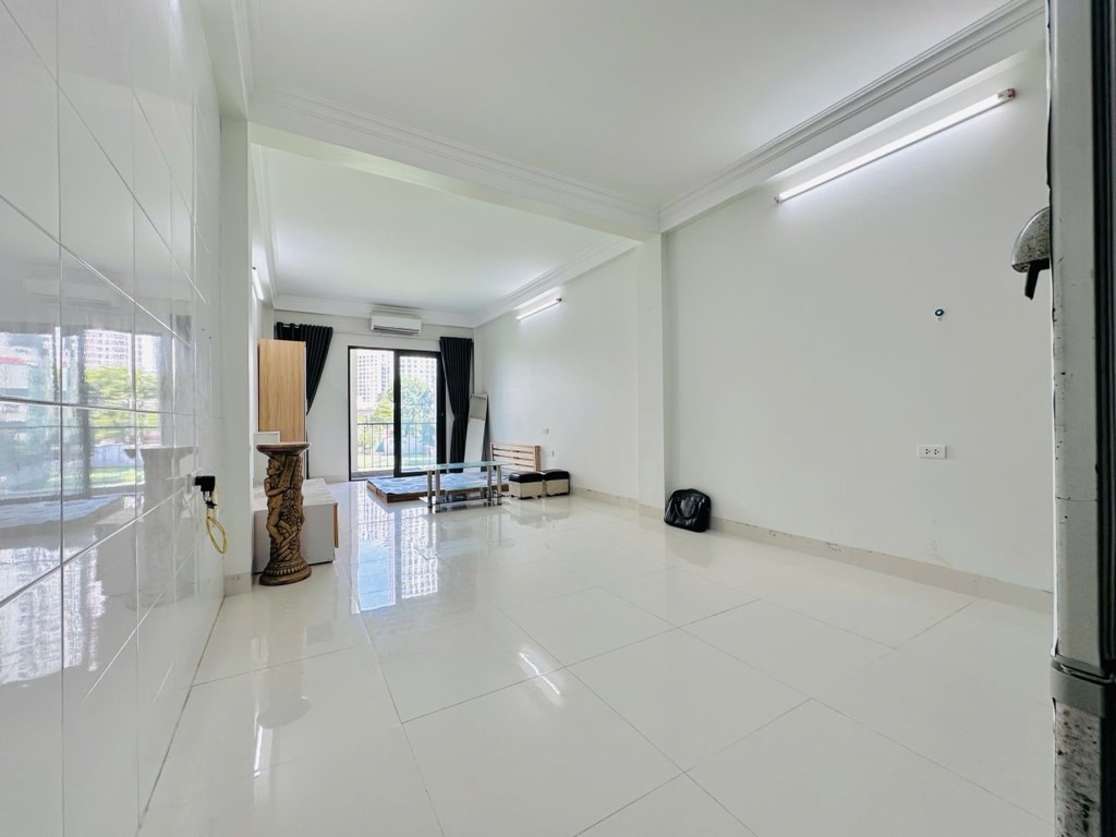 Bán nhà Nguyễn Trãi - diện tích 45,6m2 6 tầng - nhà dân xây chắc chắn - giá 14,8 tỷ