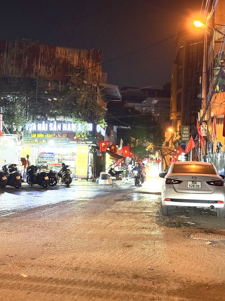 Bán nhà Lê Trọng Tấn - diện tích 30m2 5 tầng - Gần đường vành đai 2,5 - giá 8,5 tỷ