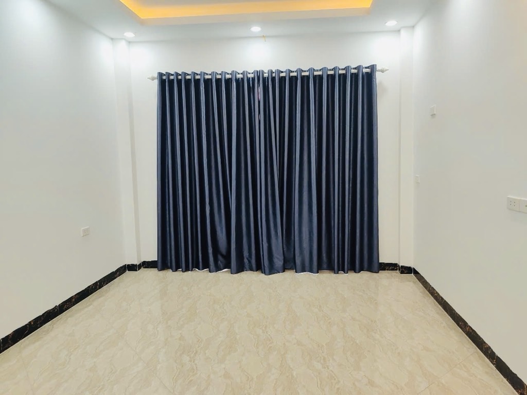 Bán nhà Dương Văn Bé - diện tích 30.2m2 5 tầng - Lô góc, thang máy - giá 10,6 tỷ