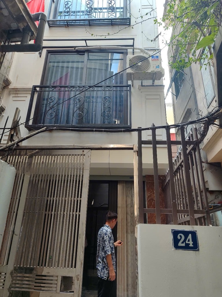 Bán nhà Dương Văn Bé - diện tích 30.2m2 5 tầng - Lô góc, thang máy - giá 10,6 tỷ