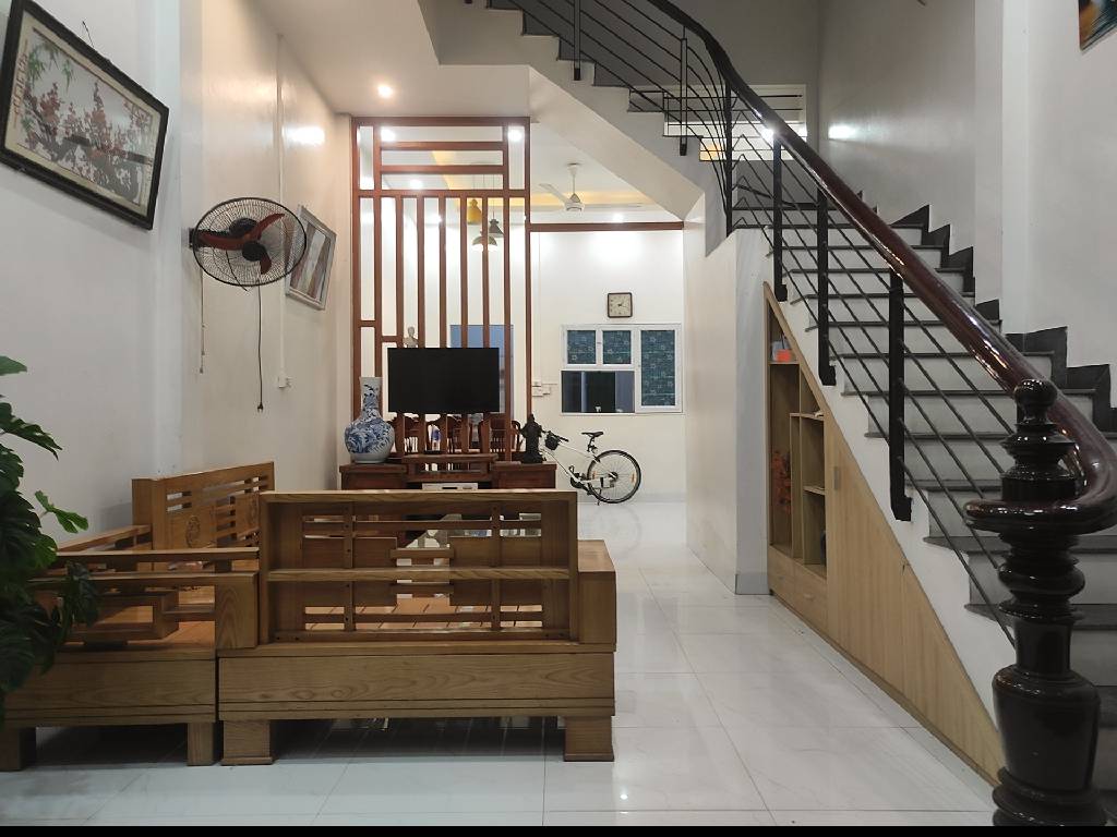 Bán nhà phố Ô Cách 82m2 x 4 tầng, Q. Long Biên – Giá 16,9 tỷ