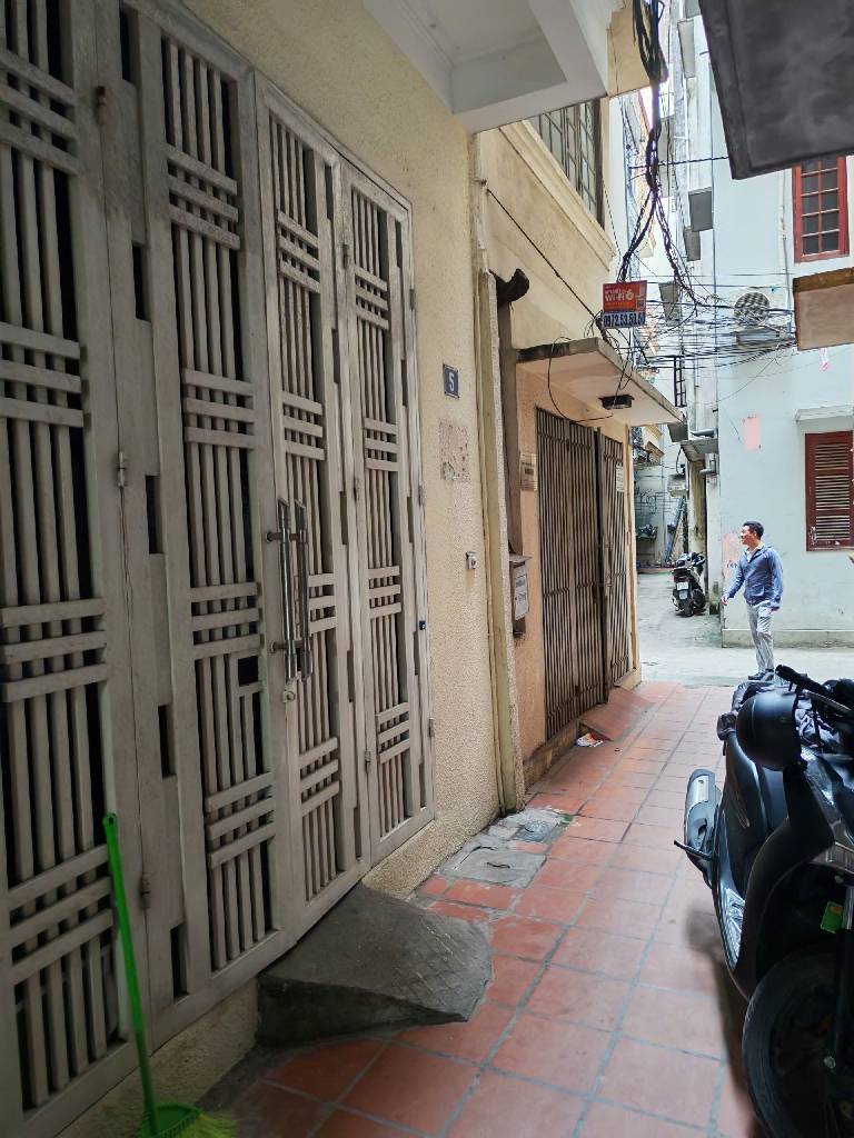 Bán nhà ngõ 16 Hoàng Cầu - 47m2 4 tầng - 2 mặt ngõ trước sau, ô tô đỗ cửa - giá 17,9 tỷ