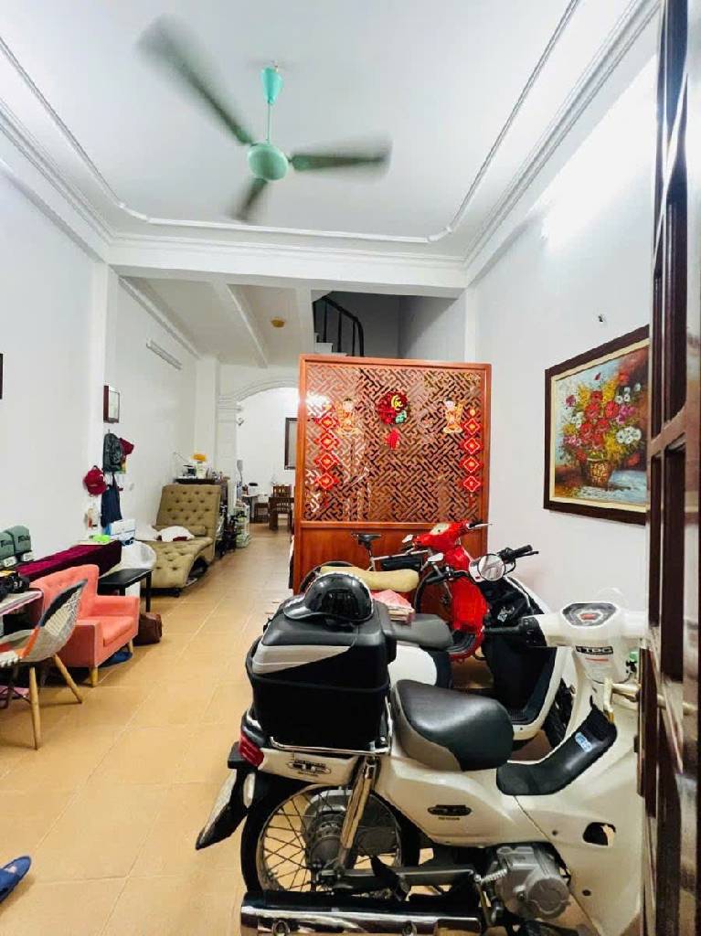Bán nhà ngõ 16 Hoàng Cầu - 47m2 4 tầng - 2 mặt ngõ trước sau, ô tô đỗ cửa - giá 17,9 tỷ