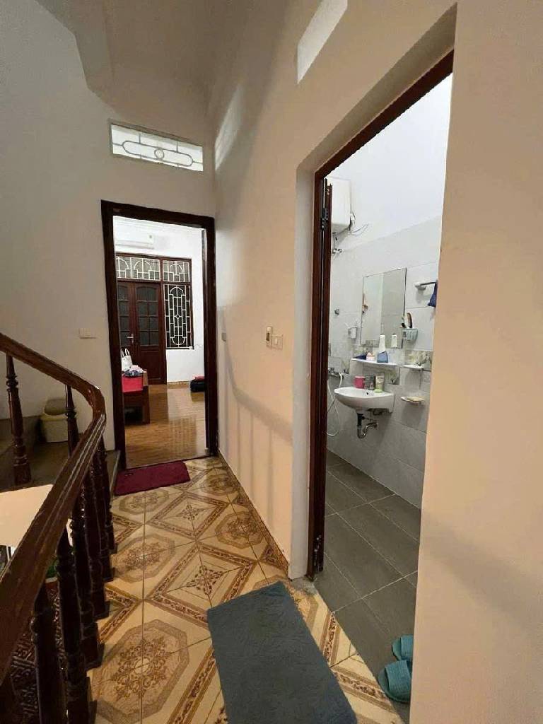 Bán nhà ngõ 16 Hoàng Cầu - 47m2 4 tầng - 2 mặt ngõ trước sau, ô tô đỗ cửa - giá 17,9 tỷ