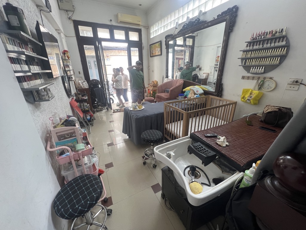 Bán nhà Trương Định - diện tích 39,2m2 5 tầng - Lô góc, kinh doanh - giá 12 tỷ