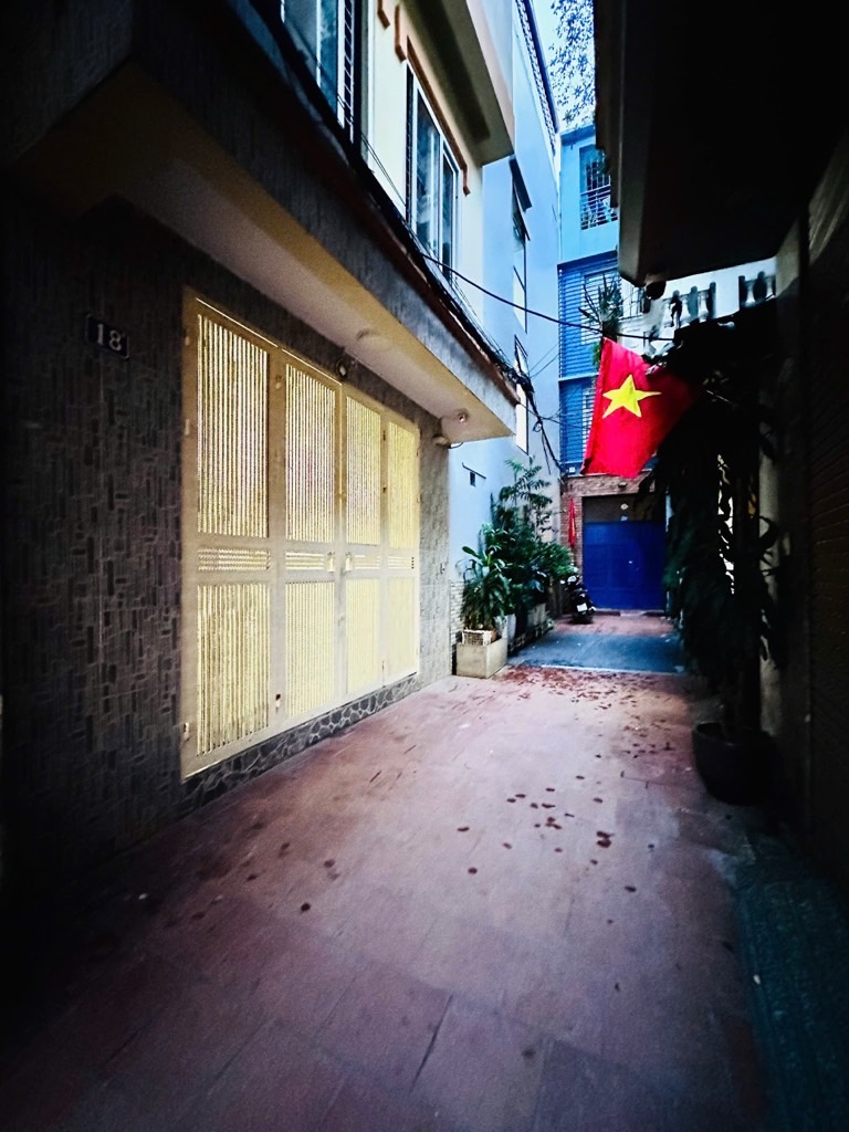 Bán nhà Ngõ Chợ Khâm Thiên - diện tích 46.1m2 5 tầng - Nhà đẹp hiếm có - giá 12,4 tỷ