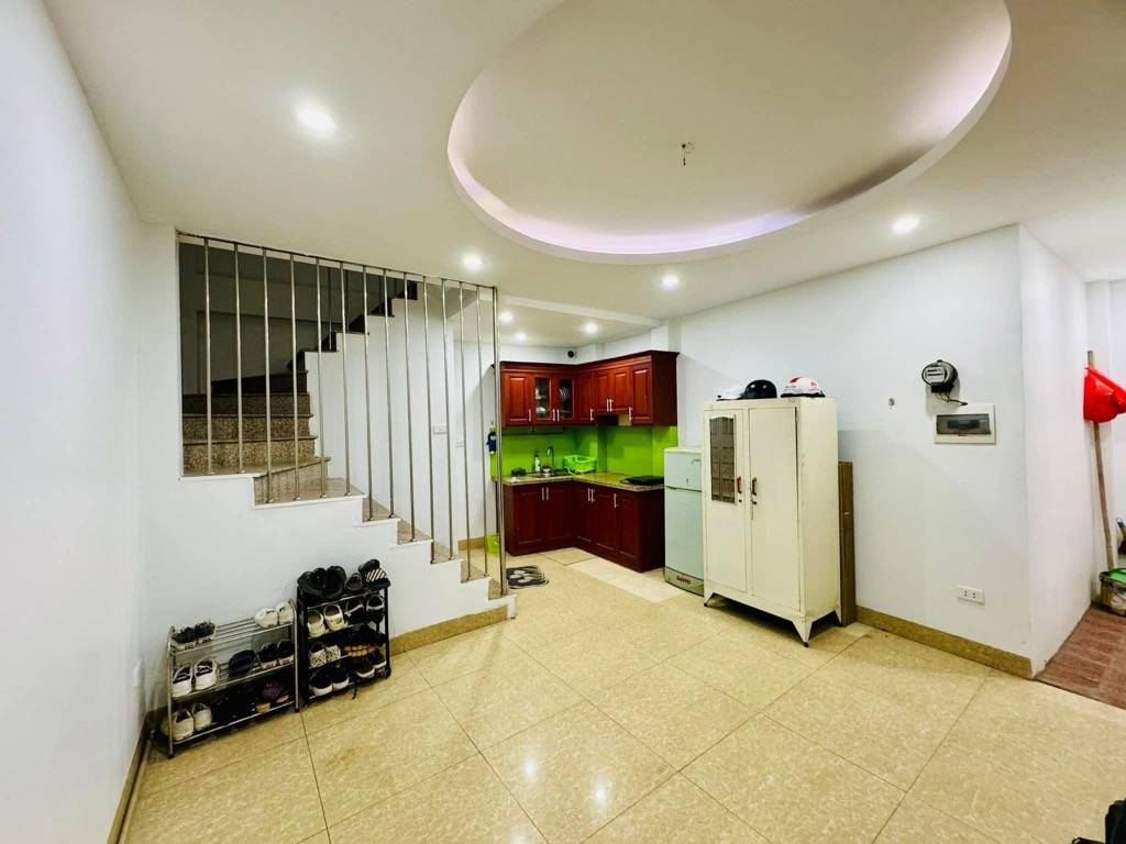 Bán nhà Trương Định - 30m 5 tầng - cách 1 nhà ra mặt phố - giá nhỉnh 7 tỷ