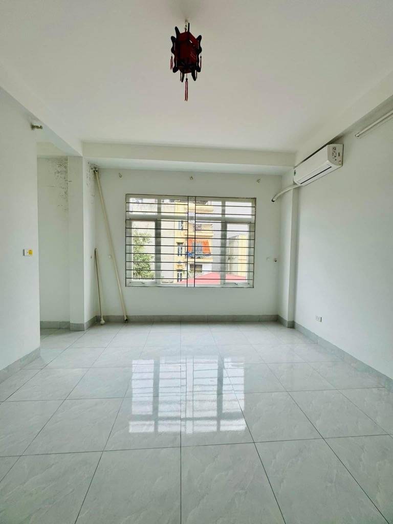 Bán nhà Trương Định - 30m 5 tầng - cách 1 nhà ra mặt phố - giá nhỉnh 7 tỷ
