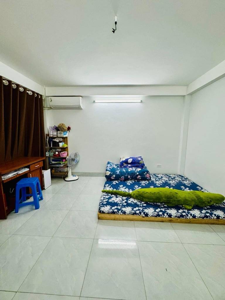 Bán nhà Trương Định - 30m 5 tầng - cách 1 nhà ra mặt phố - giá nhỉnh 7 tỷ