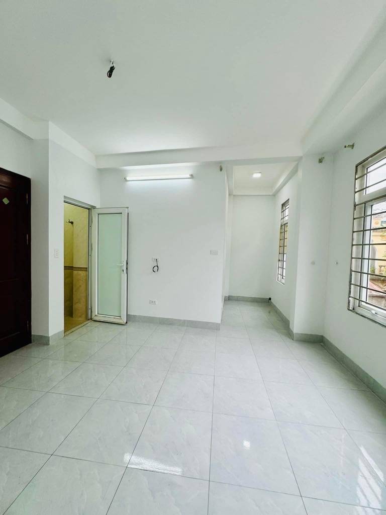 Bán nhà Trương Định - 30m 5 tầng - cách 1 nhà ra mặt phố - giá nhỉnh 7 tỷ