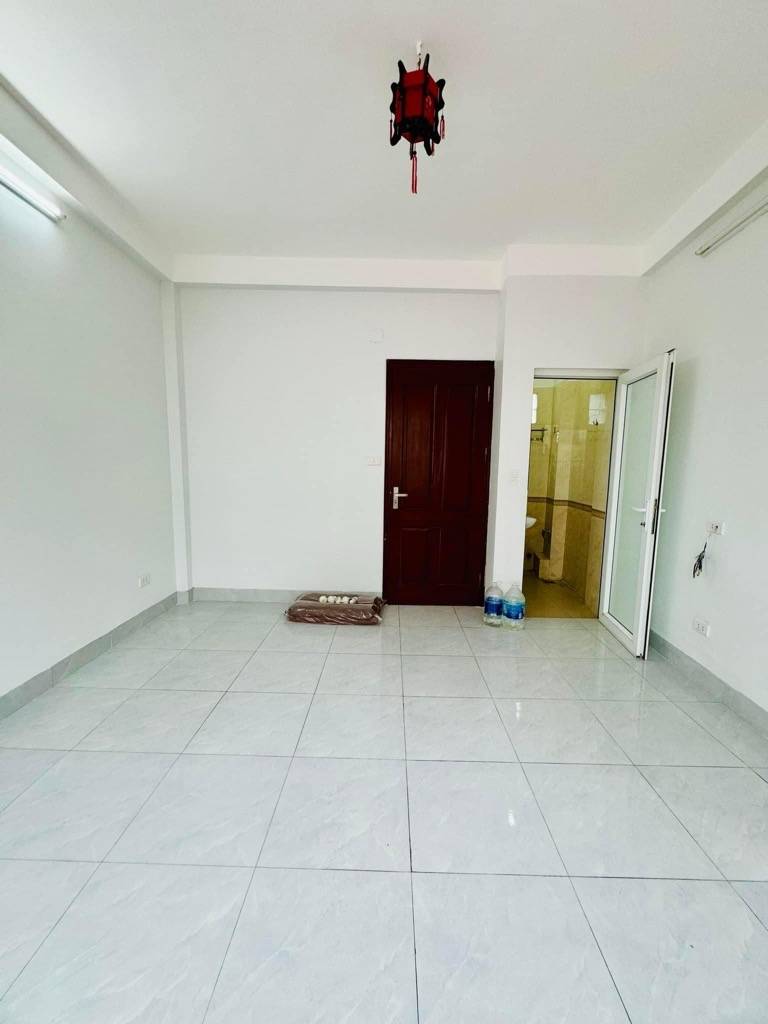 Bán nhà Trương Định - 30m 5 tầng - cách 1 nhà ra mặt phố - giá nhỉnh 7 tỷ