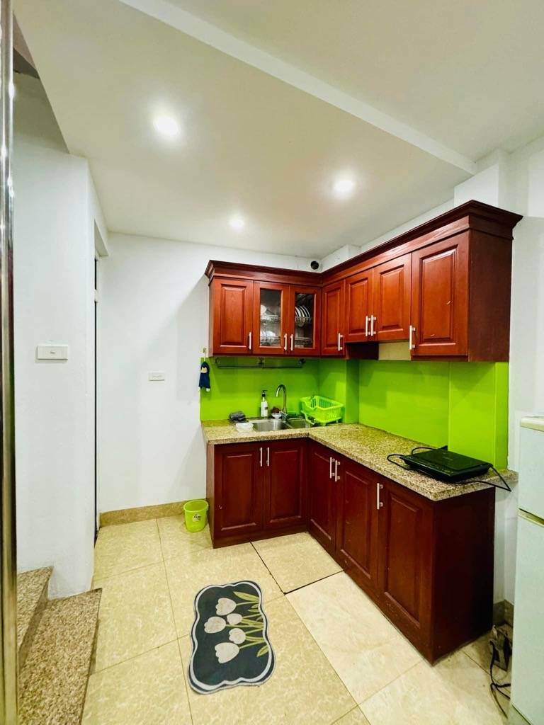 Bán nhà Trương Định - 30m 5 tầng - cách 1 nhà ra mặt phố - giá nhỉnh 7 tỷ