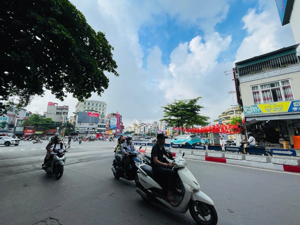 Bán nhà mặt phố Trung tâm Đống Đa - 33m2 6 tầng thang máy - vỉa hè rộng - giá 20,9 tỷ