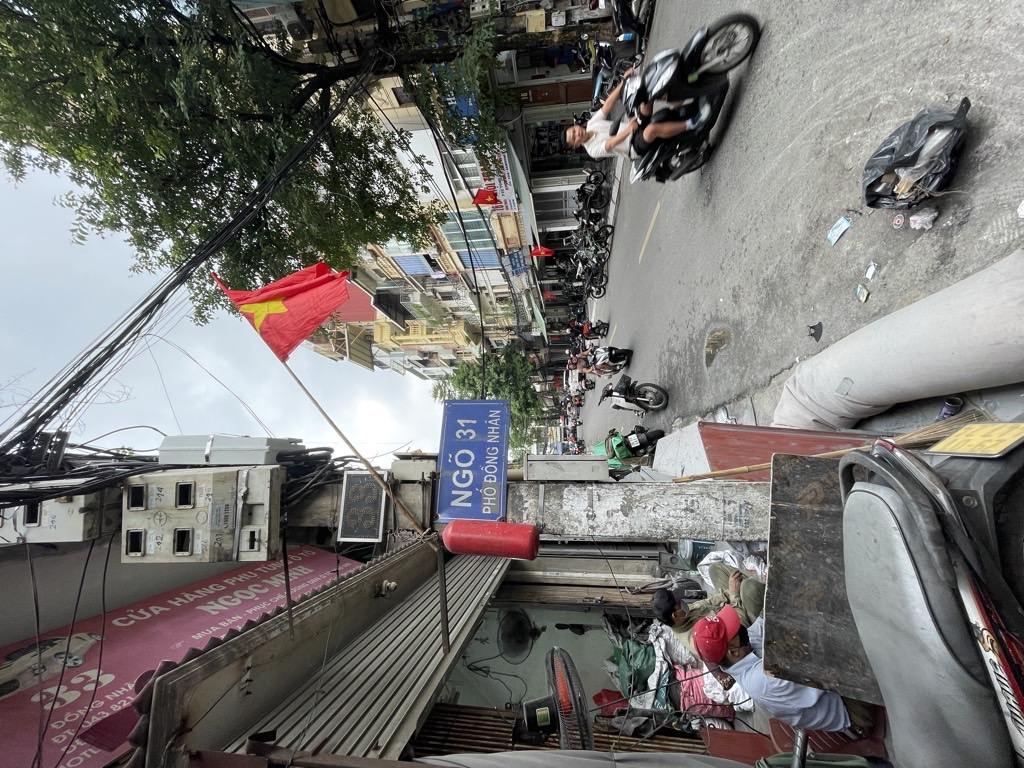 Bán nhà Đồng Nhân - diện tích 33m2 2 tầng - Lô góc - giá 9,2 tỷ