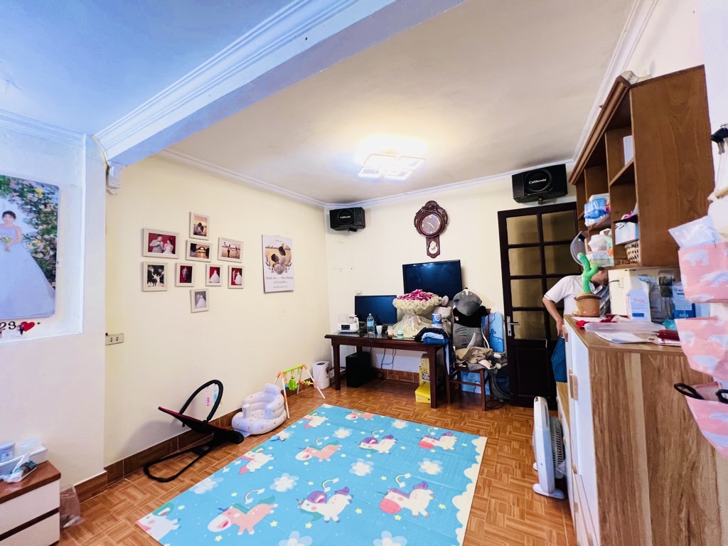 Bán nhà Trần Quý Cáp - diện tích 35.6m2 4 tầng - SIÊU PHẦM LÔ GÓC - giá 11,5 tỷ