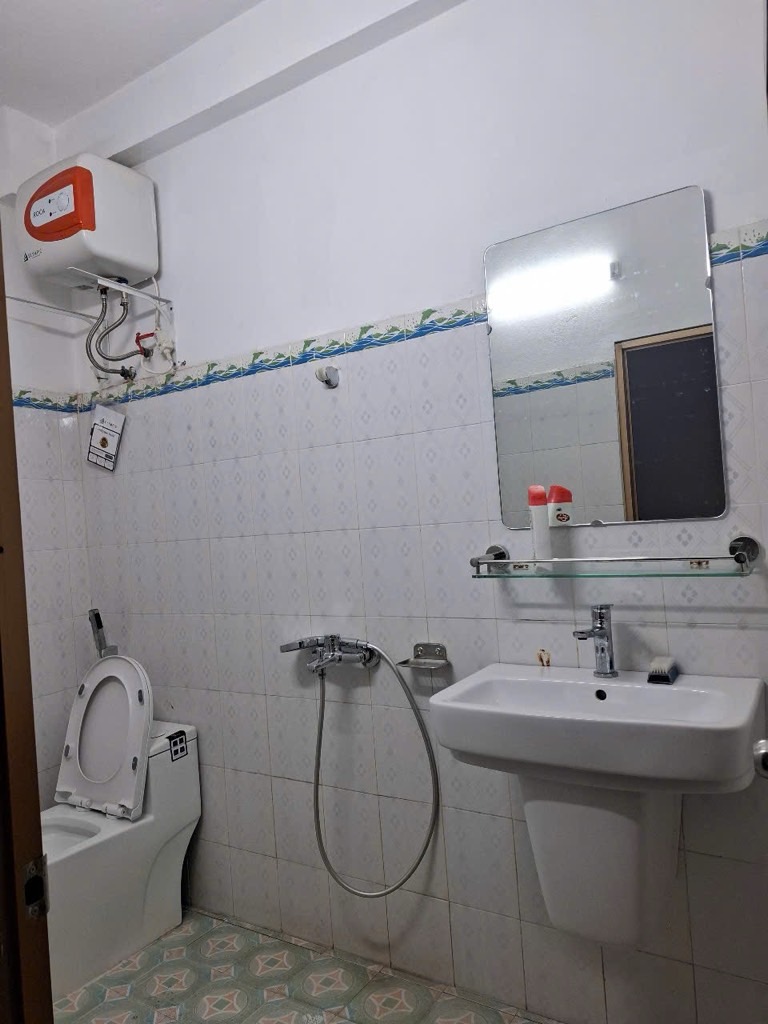 Bán nhà Vĩnh Hưng - diện tích 26m2 5 tầng - Ngõ 26 gần ô tô - giá 4,3 tỷ