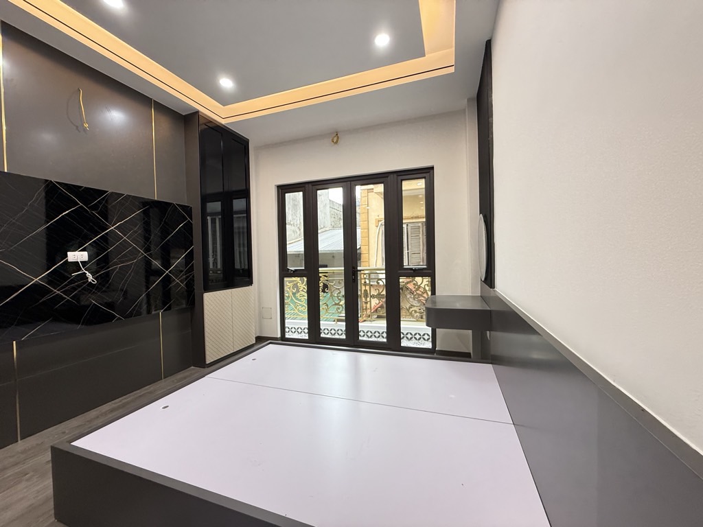 Bán nhà Nguyễn An Ninh - diện tích 54m2 6 tầng - Thang máy - giá 17,3 tỷ