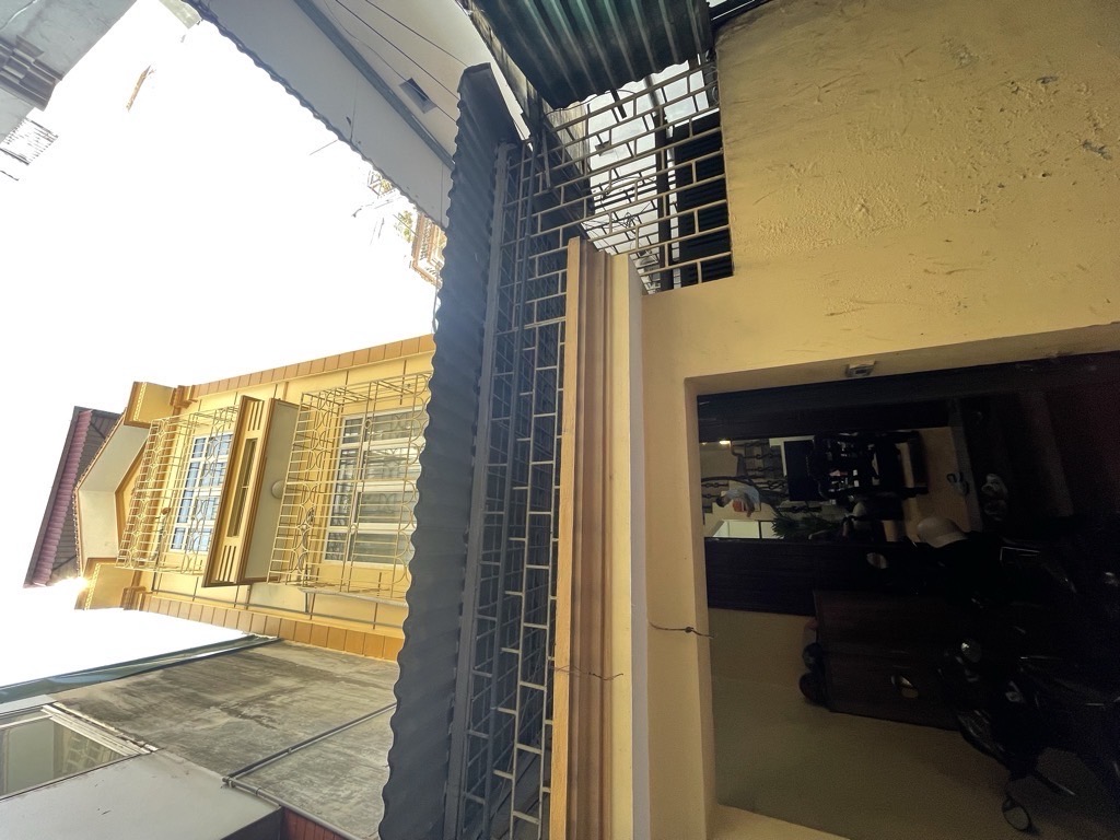 Bán nhà Trương Định - diện tích 52m2 4 tầng - Nhà đẹp, ô tô 30m - giá 10 tỷ