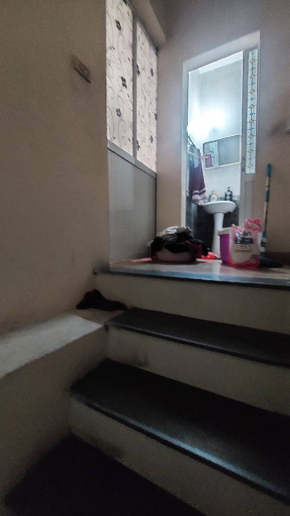 Bán nhà Gốc Đề - diện tích 42m2 3 tầng - ngõ thông, gần ô tô - giá 9,3 tỷ