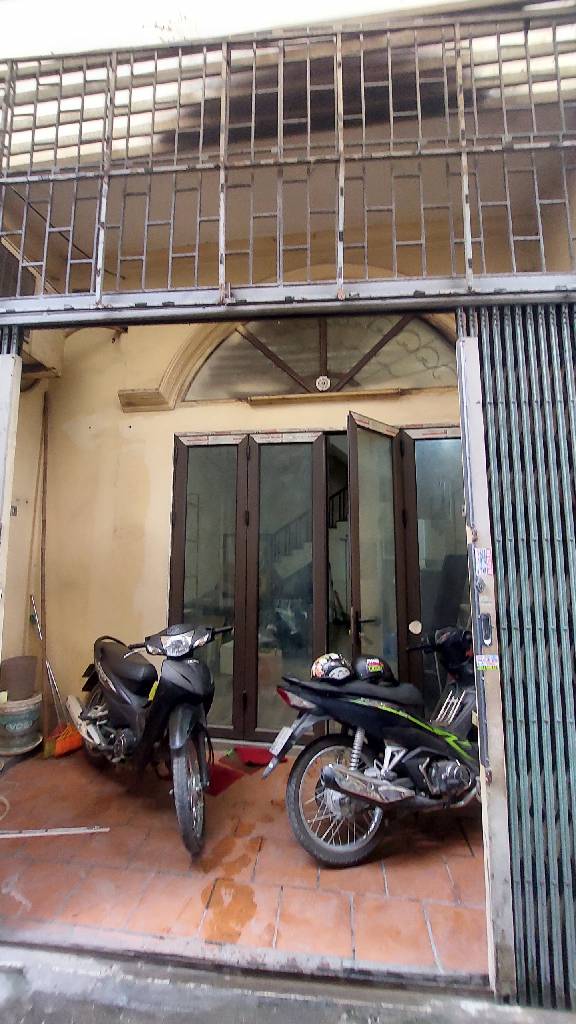 Bán nhà Gốc Đề - diện tích 42m2 3 tầng - ngõ thông, gần ô tô - giá 9,3 tỷ