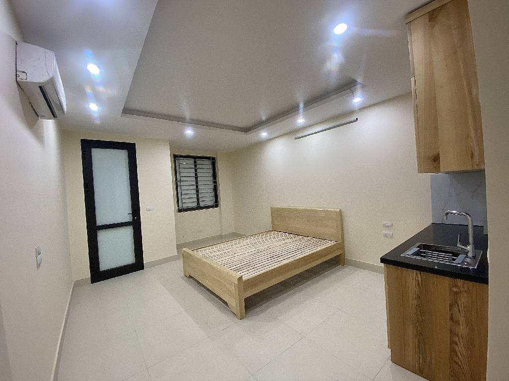 Bán nhà Bạch Mai - 65m2 sổ đỏ, nhà dân 5 tầng - ô tô tránh - giá 18 tỷ