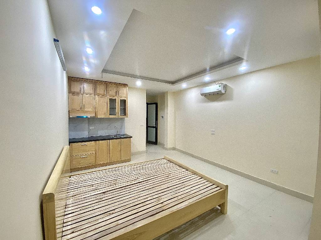 Bán nhà Bạch Mai - 65m2 sổ đỏ, nhà dân 5 tầng - ô tô tránh - giá 18 tỷ