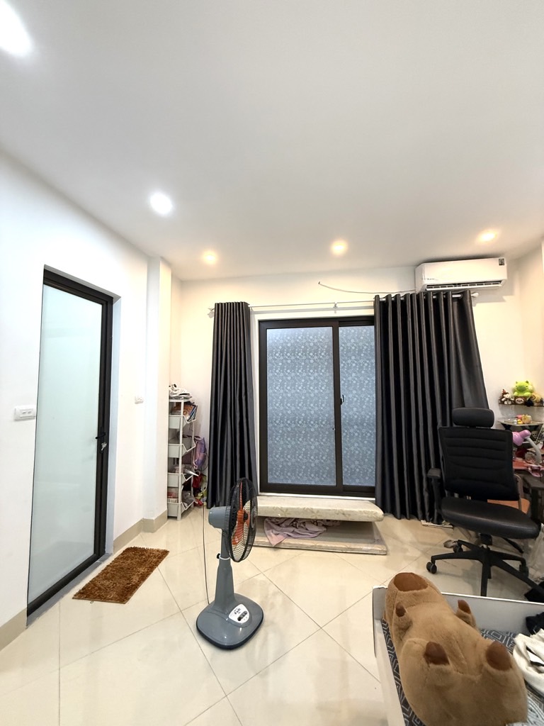 Bán nhà Lê Trọng Tấn - diện tích 30m2 5 tầng - Gần đường vành đai 2,5 - giá 8,5 tỷ