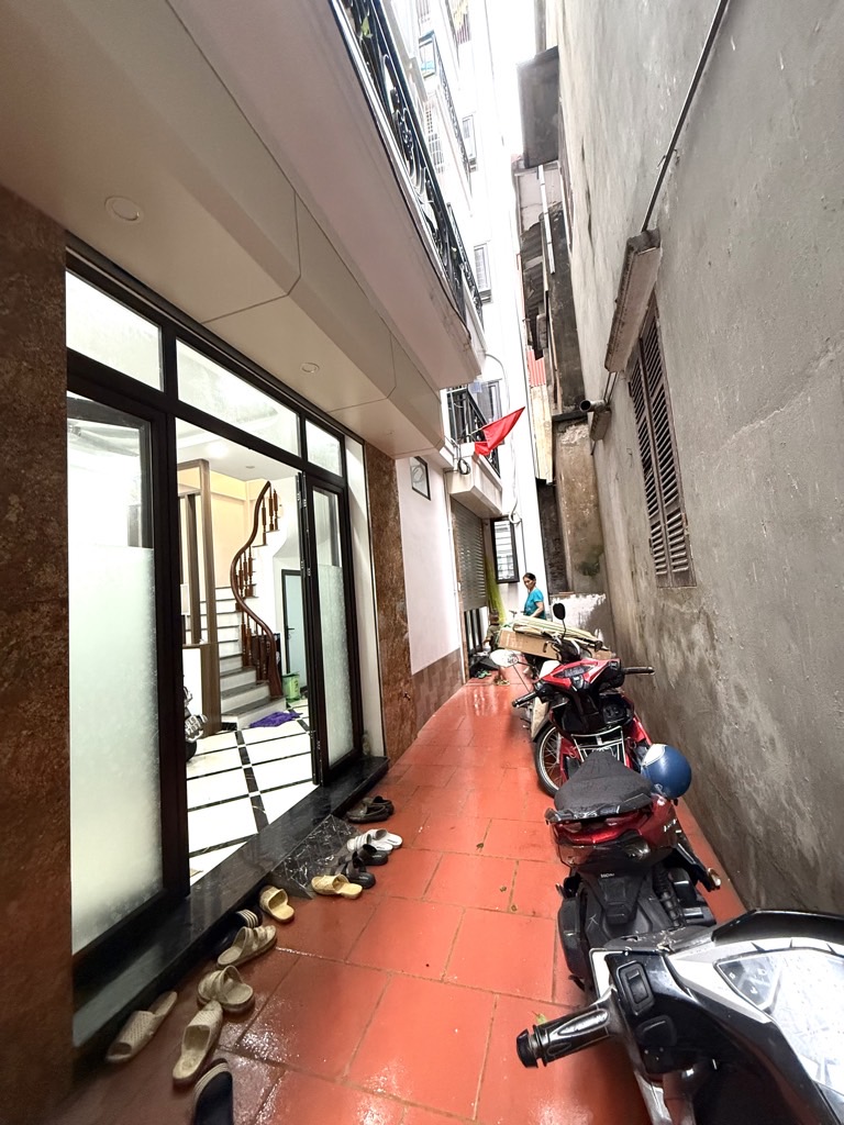 Bán nhà Lê Trọng Tấn - diện tích 30m2 5 tầng - Gần đường vành đai 2,5 - giá 8,5 tỷ