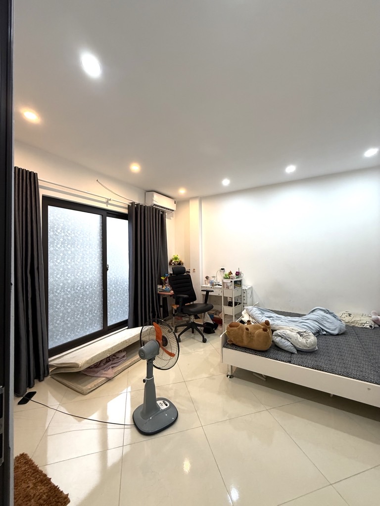 Bán nhà Lê Trọng Tấn - diện tích 30m2 5 tầng - Gần đường vành đai 2,5 - giá 8,5 tỷ