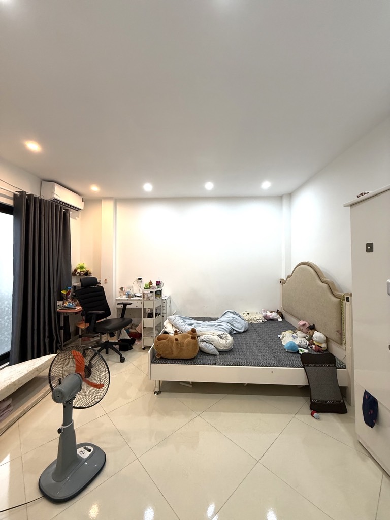 Bán nhà Lê Trọng Tấn - diện tích 30m2 5 tầng - Gần đường vành đai 2,5 - giá 8,5 tỷ