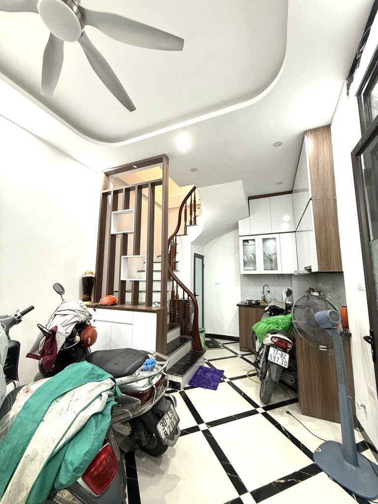 Bán nhà Lê Trọng Tấn - diện tích 30m2 5 tầng - Gần đường vành đai 2,5 - giá 8,5 tỷ