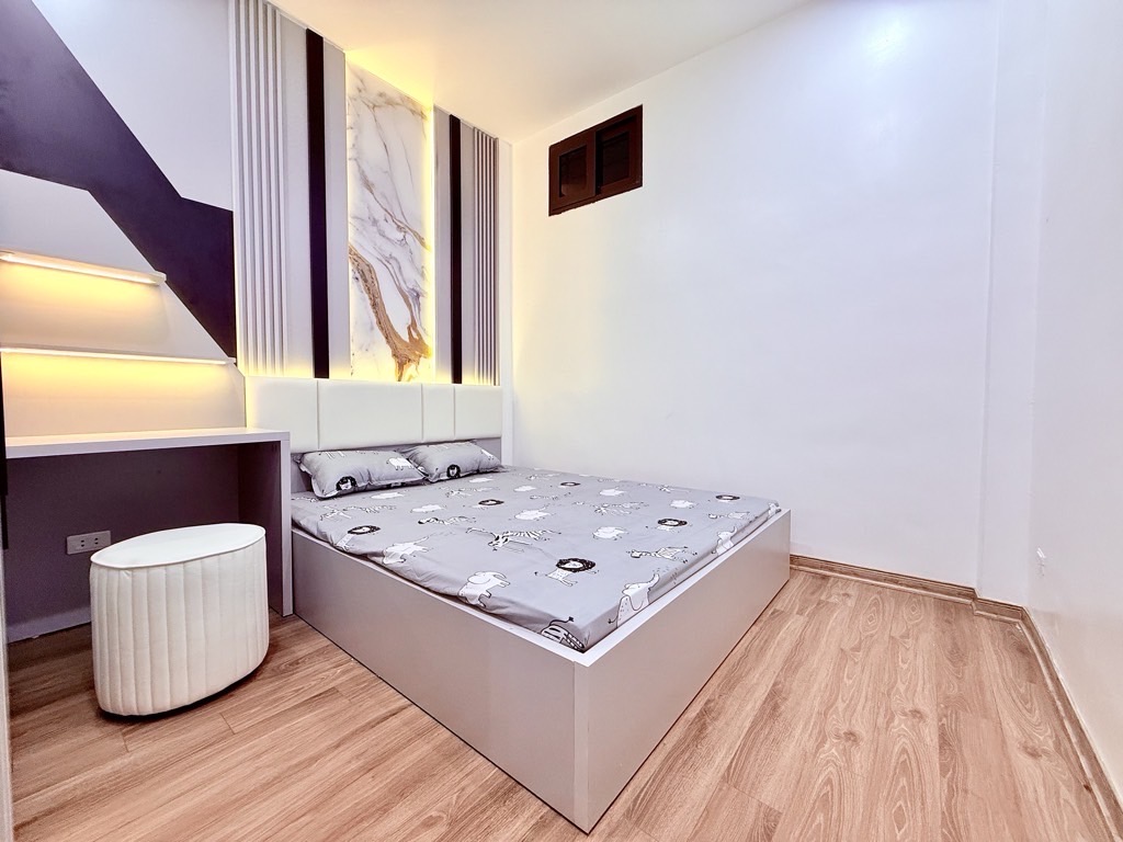 Bán nhà Minh Khai Hai Bà Trưng - 7m2 40 tầng - lô góc full nội thất trung tâm - giá 9,5 tỷ