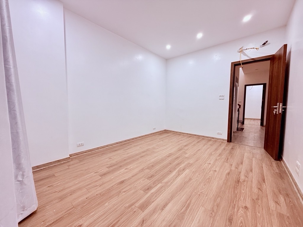 Bán nhà Minh Khai Hai Bà Trưng - 7m2 40 tầng - lô góc full nội thất trung tâm - giá 9,5 tỷ