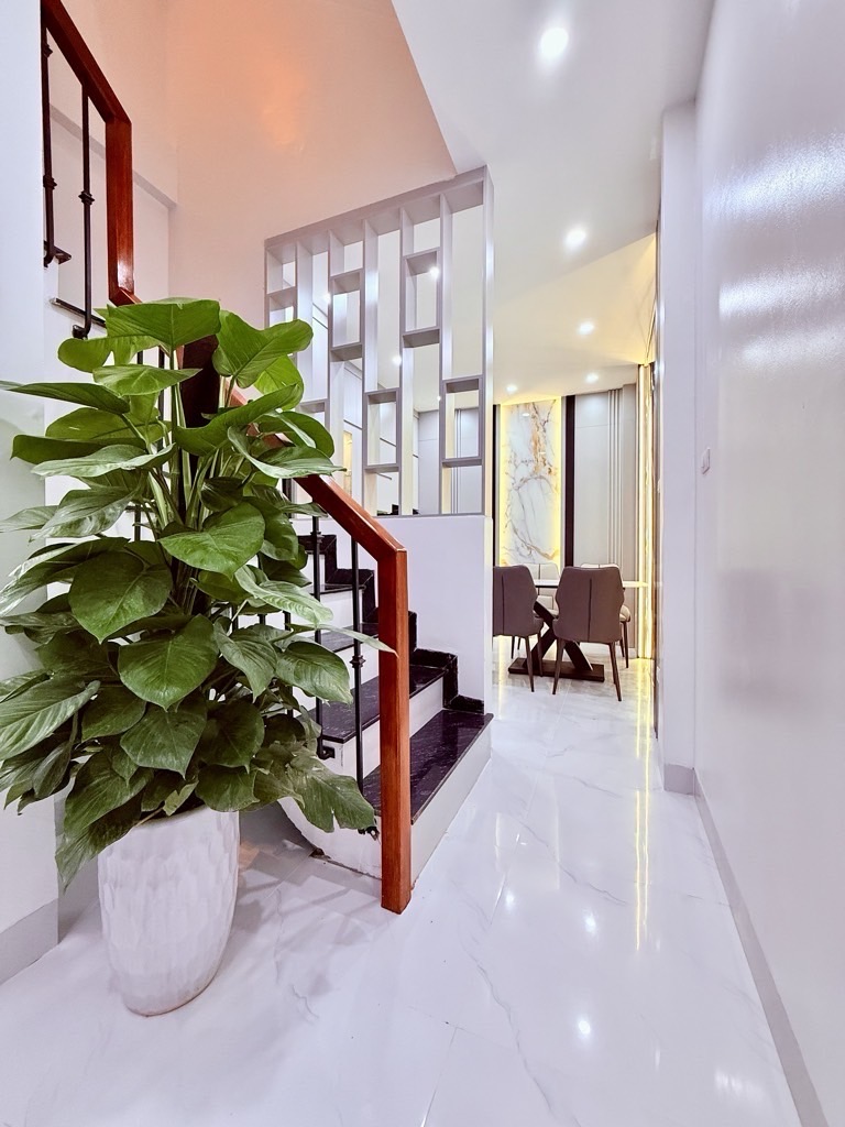 Bán nhà Minh Khai Hai Bà Trưng - 7m2 40 tầng - lô góc full nội thất trung tâm - giá 9,5 tỷ