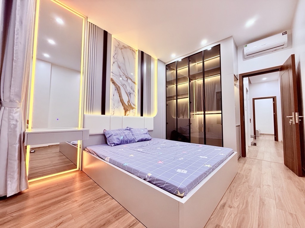 Bán nhà Minh Khai Hai Bà Trưng - 7m2 40 tầng - lô góc full nội thất trung tâm - giá 9,5 tỷ