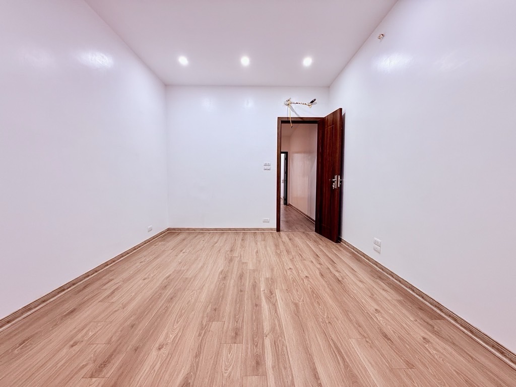 Bán nhà Minh Khai Hai Bà Trưng - 7m2 40 tầng - lô góc full nội thất trung tâm - giá 9,5 tỷ