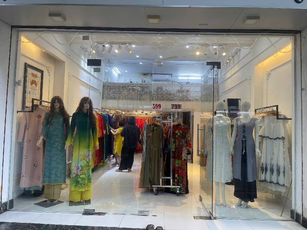 Bán nhà Phùng Khắc Khoan - diện tích 25m2 1 tầng - Mặt phố VIP - giá 14 tỷ