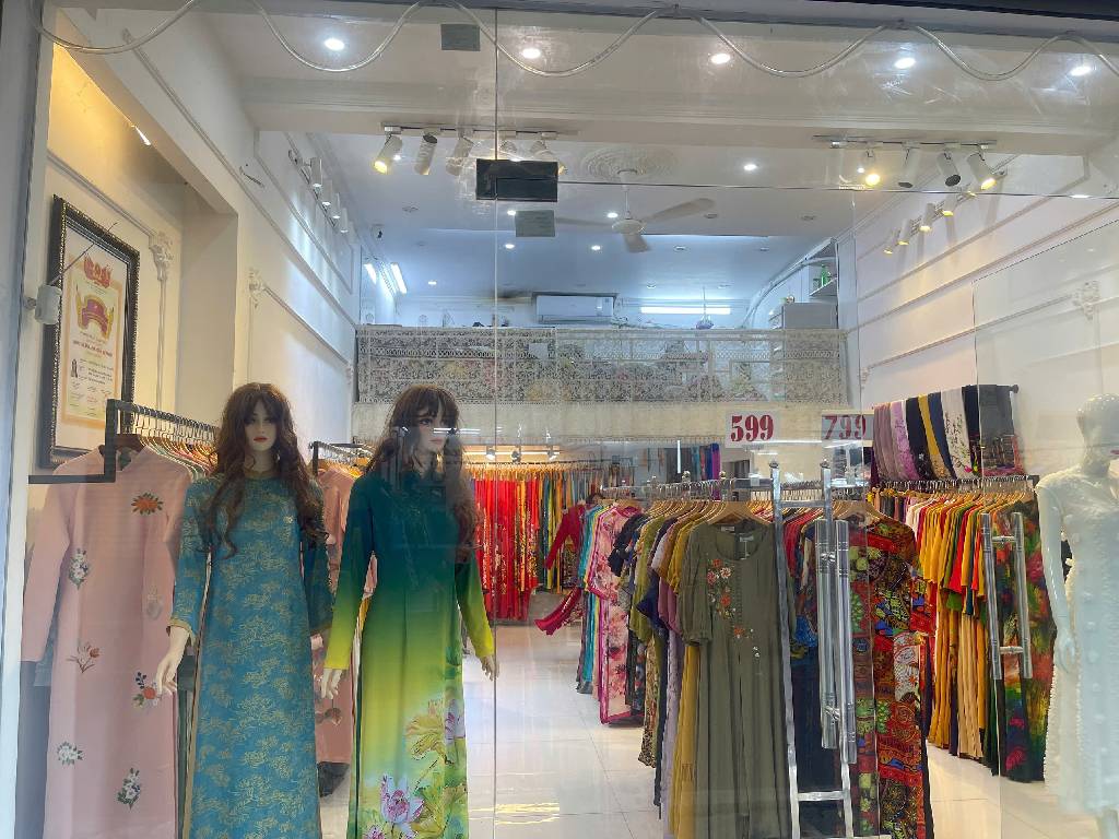 Bán nhà Phùng Khắc Khoan - diện tích 25m2 1 tầng - Mặt phố VIP - giá 14 tỷ