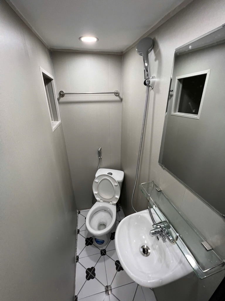 Bán nhà Khuất Duy Tiến - diện tích 15m2 2 tầng - ô tô tránh - giá 1,4 tỷ