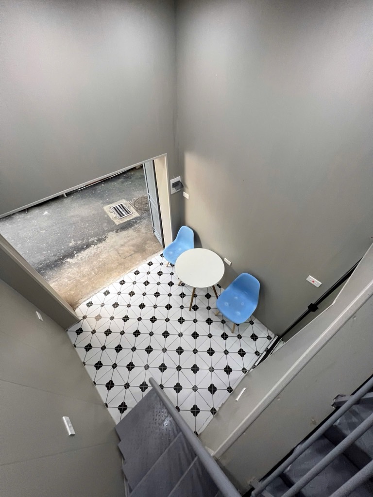 Bán nhà Khuất Duy Tiến - diện tích 15m2 2 tầng - ô tô tránh - giá 1,4 tỷ