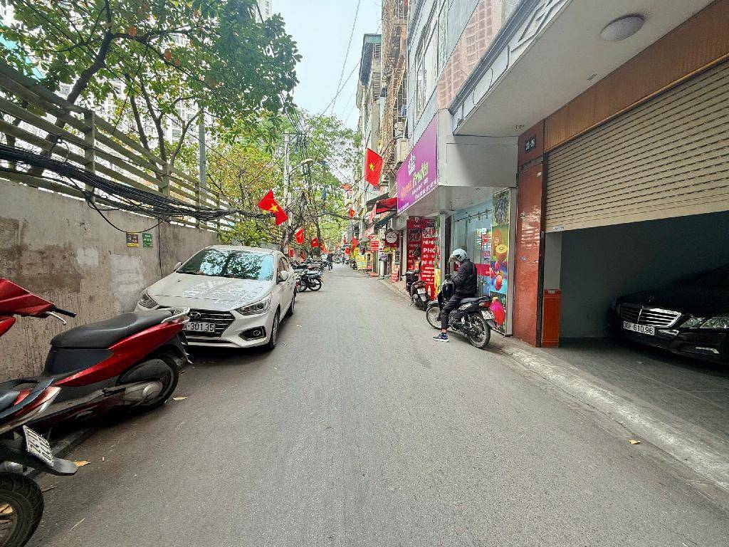 Bán nhà Nguyễn Trãi - diện tích 34,8m2 5 tầng - Ô TÔ TRÁNH - giá 14,8 tỷ