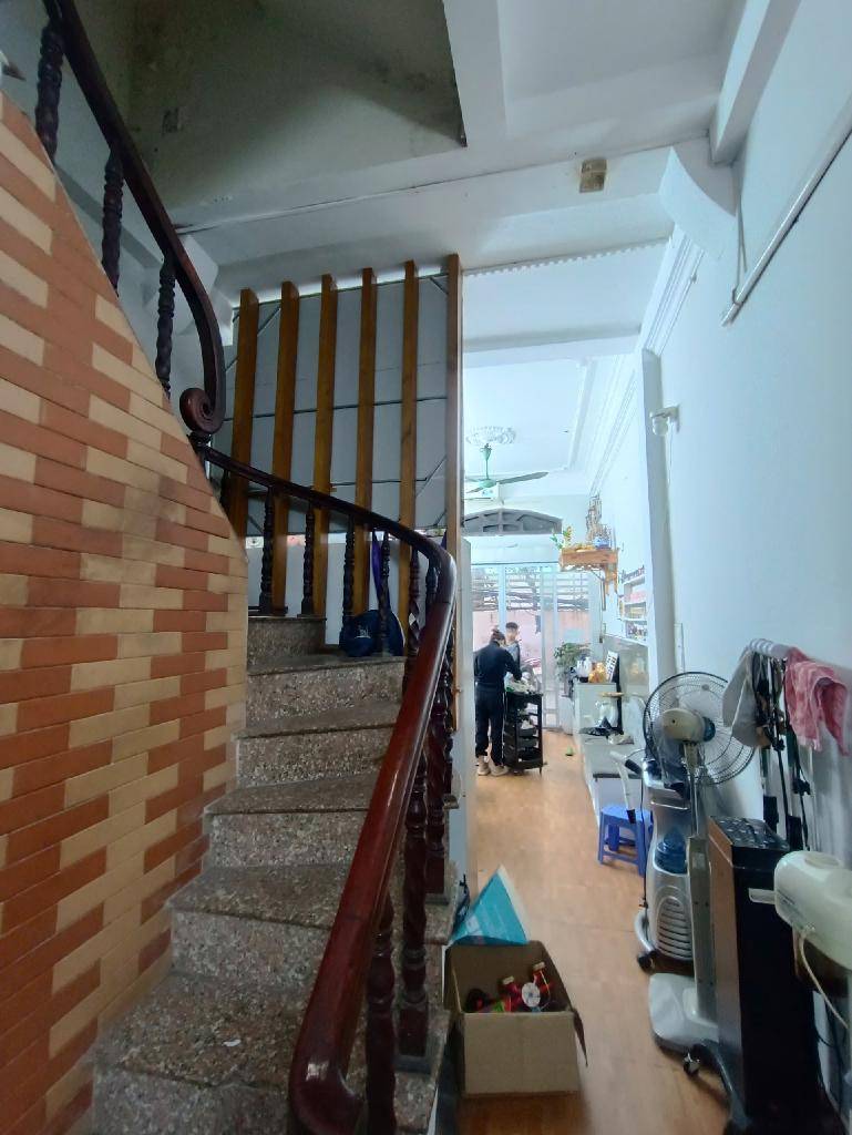 Bán nhà Nguyễn Trãi - diện tích 34,8m2 5 tầng - Ô TÔ TRÁNH - giá 14,8 tỷ