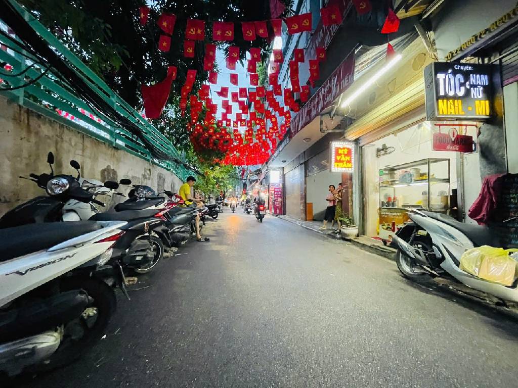 Bán nhà Nguyễn Trãi - diện tích 34,8m2 5 tầng - Ô TÔ TRÁNH - giá 14,8 tỷ